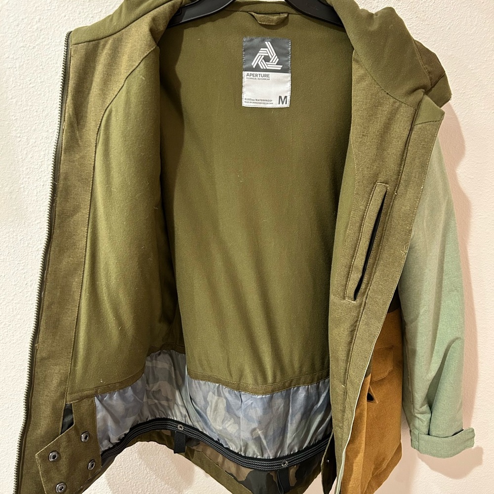 Colorblock Hooded Jacket - Picture 3 of 5